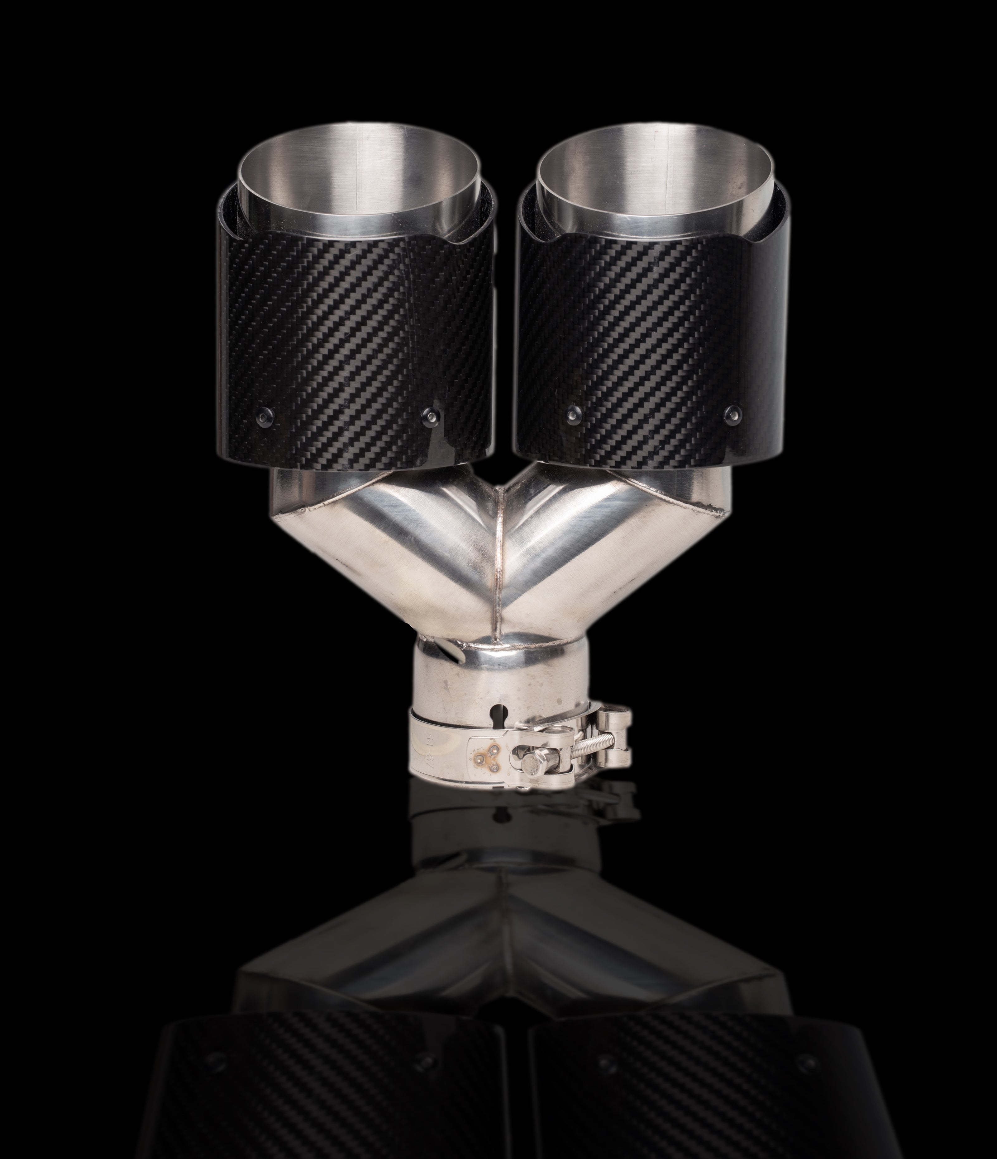 Universal Dual Carbon Exhaust Tip (Y-Style) – 2.5” (65mm) Inlet to Dual 4” Outlets